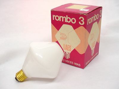 La "Rombo 3" con su caja